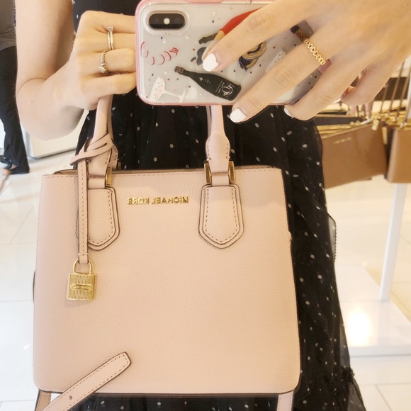 michael kors adele medium messenger